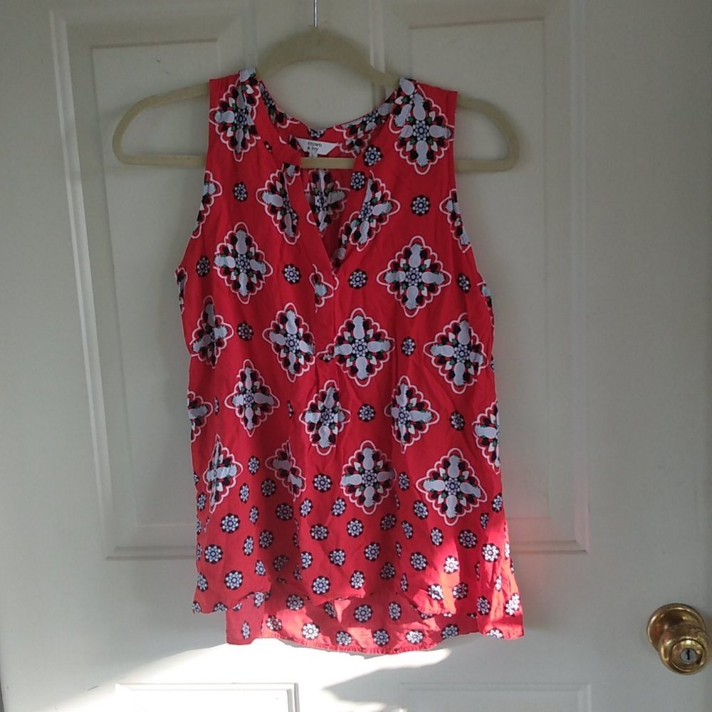 Crown & Ivy top